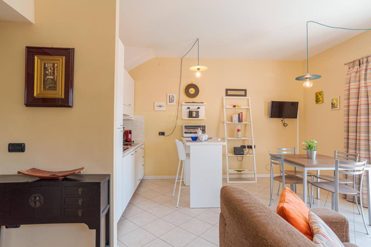 Lake Como Apartment With Balcony And Private Parking Ossuccio Extérieur photo